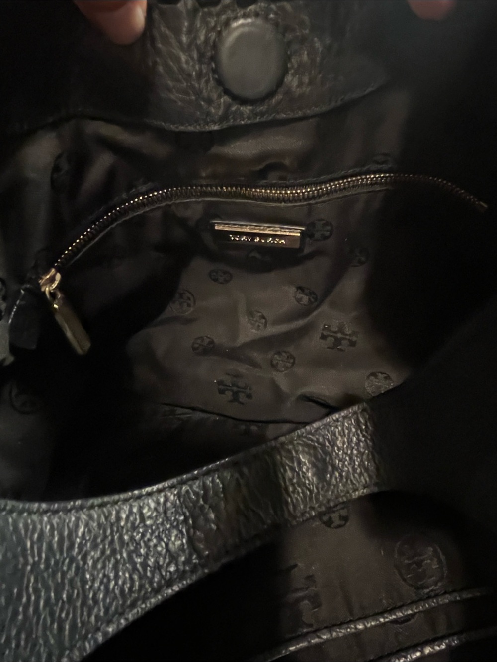 TORY BURCH Marion Whipstitch Hobo Bag Black Pebbled Leather w/ Dust Bag - Picture 13 of 16